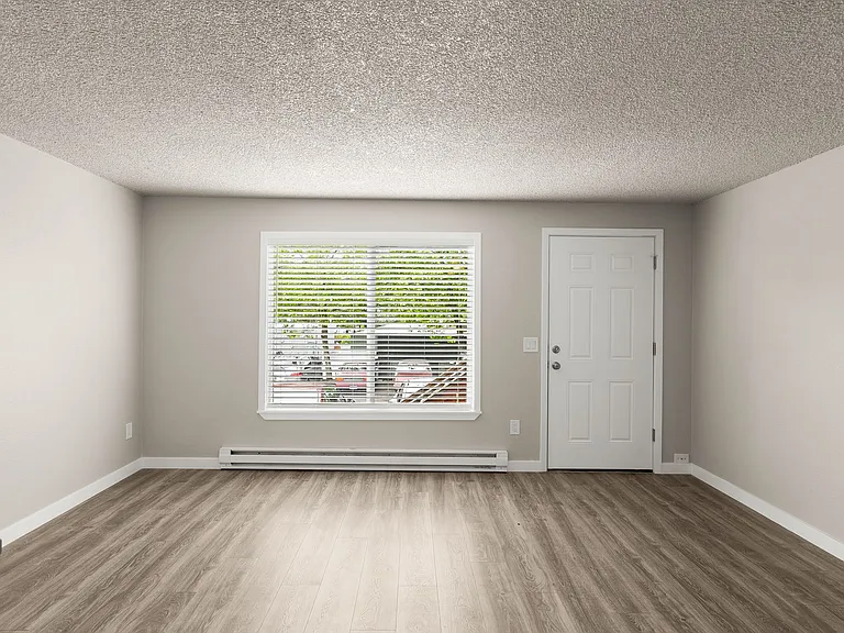 The Rim Crest Apartments — Photo 12