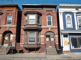 3365 6th Ave, Troy, NY 12180