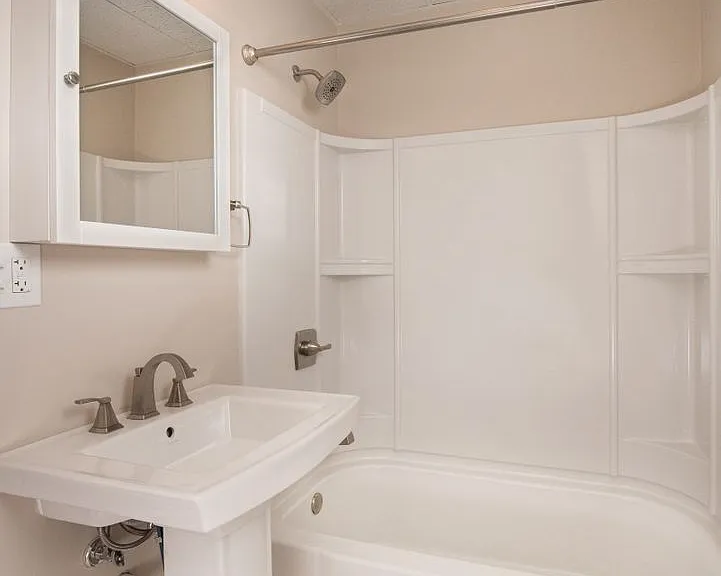 19 Warsaw Ave — Photo 10