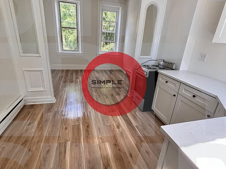 434 Woodward St — Photo 18