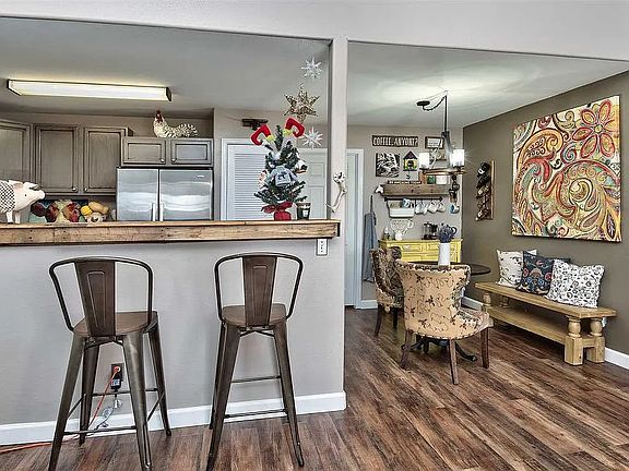 3rd image of 387 Sunnyside Cir Unit E