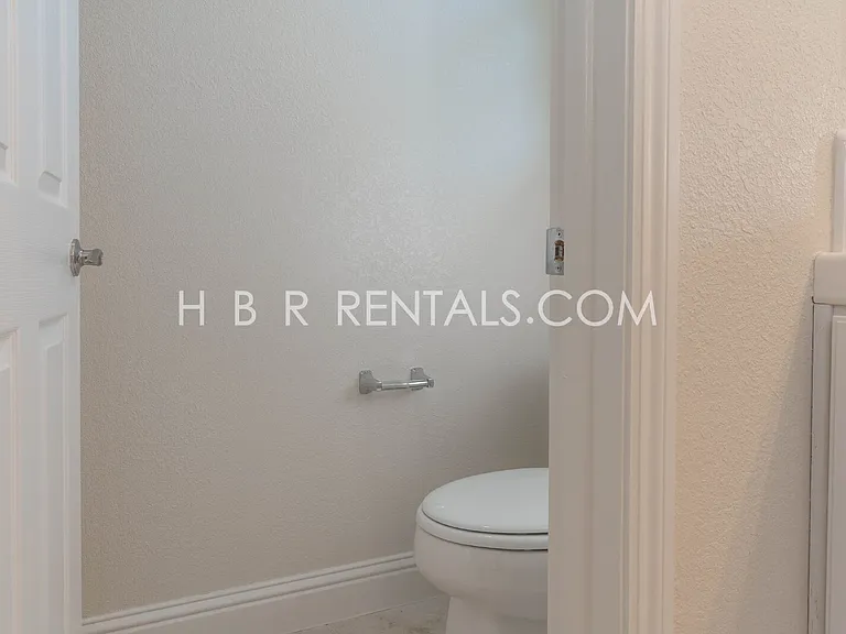 237 E Legacy Dr — Photo 27