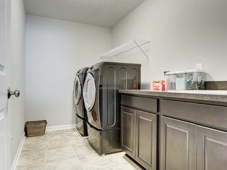 5589 Landgate Dr — Photo 20