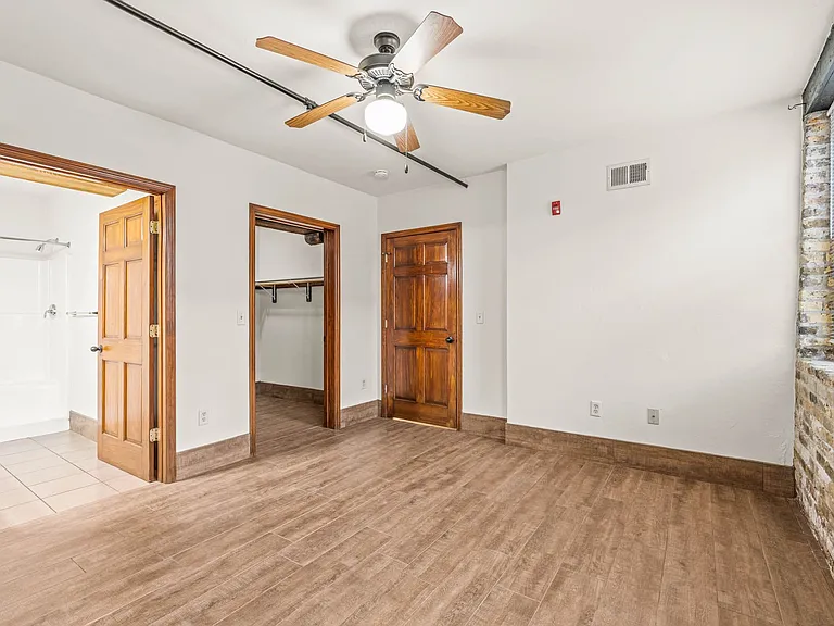 141 W Vine St #2 — Photo 6