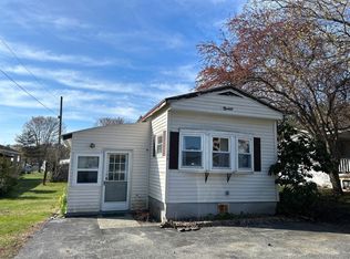 196 Woodside Cir, White River Junction, VT 05001