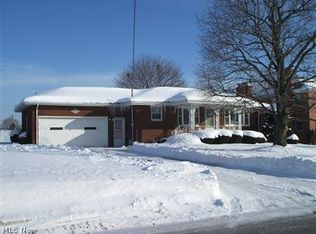 601 Como St, Struthers, OH 44471