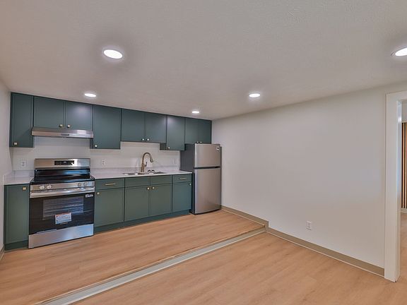 2nd image of 551 Elm St #11