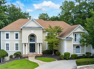 8320 Sentinae Chase Dr, Roswell, GA 30076