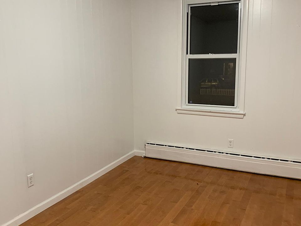 1st image of 3956 Victory Blvd