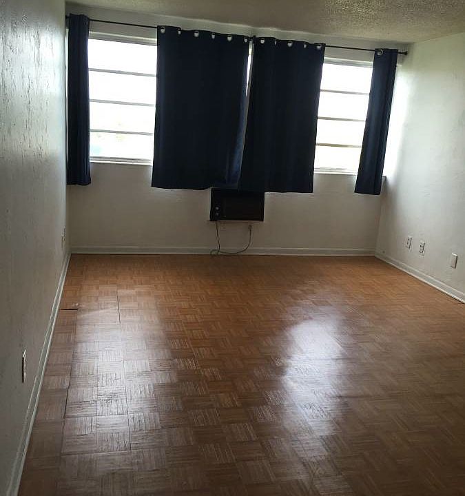 2nd image of 2890 Virginia St APT 607