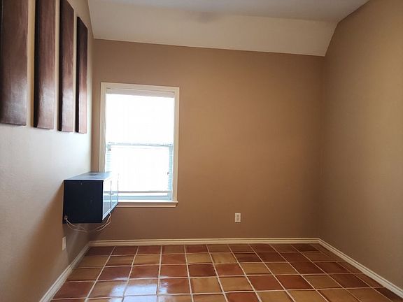 4th image of 143 Justin Leonard Dr