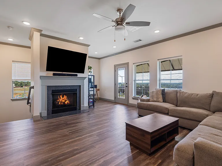 9219 Ra Young Jr Dr — Photo 8