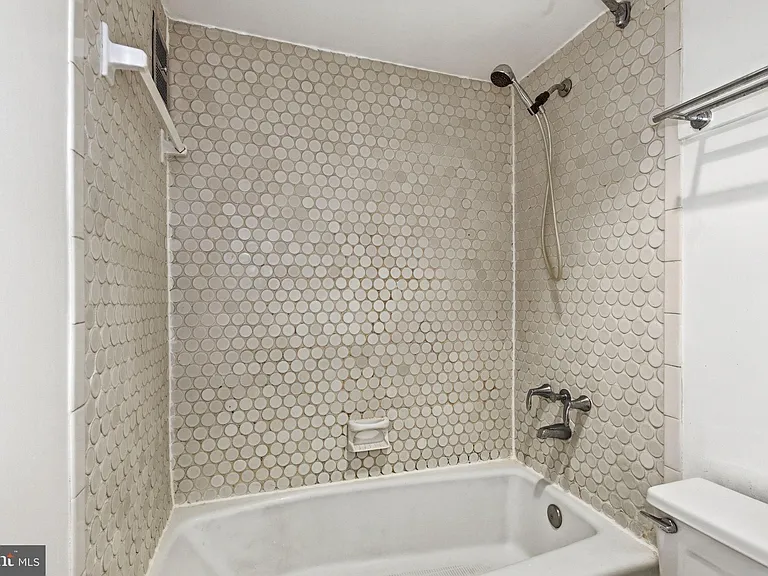 308 E Capitol St NE #11 — Photo 30