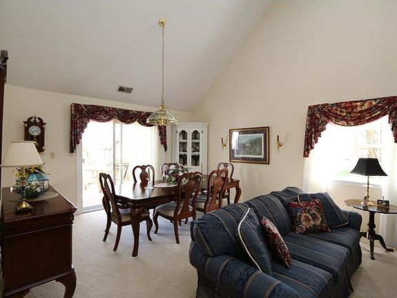 5th image of 802 Megan Dr