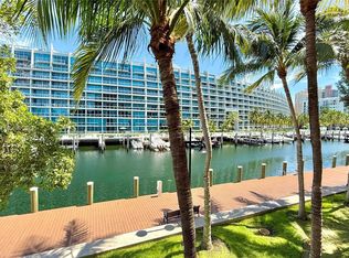 3001 NE 185th St APT 201, Aventura, FL 33180