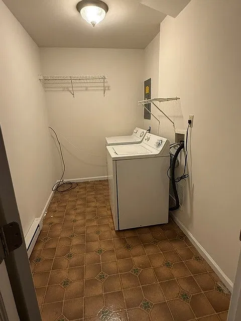 3 bed, 1.5 bath, 1266 sqft, $2,500 — Photo 3