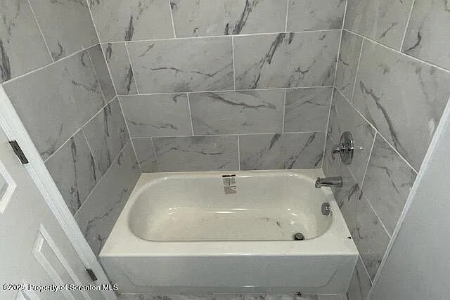 1 bed, 1036 sqft, $1,100 — Photo 4