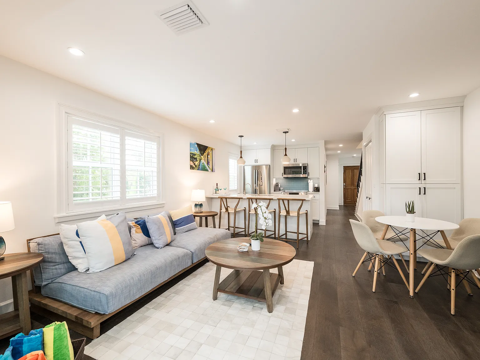 207 Virginia St — Photo 2