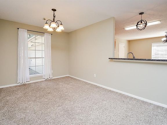 4th image of 18223 Gravenhurst Ln