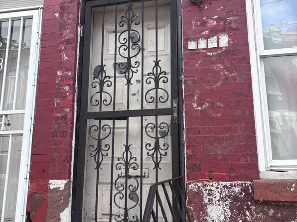 2239 N Cleveland St, Philadelphia, PA 19132