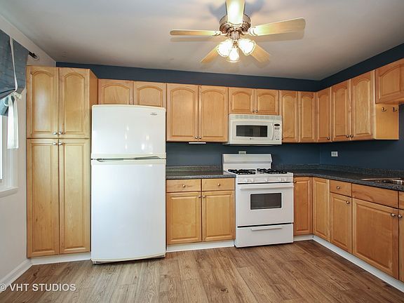 5th image of 128 Brewster Ct APT A