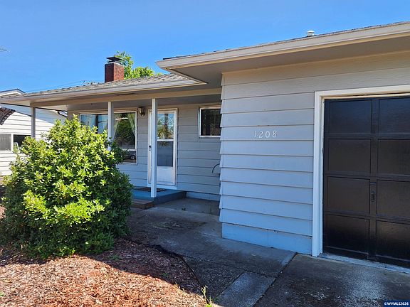5th image of 1208 28th Ave SE