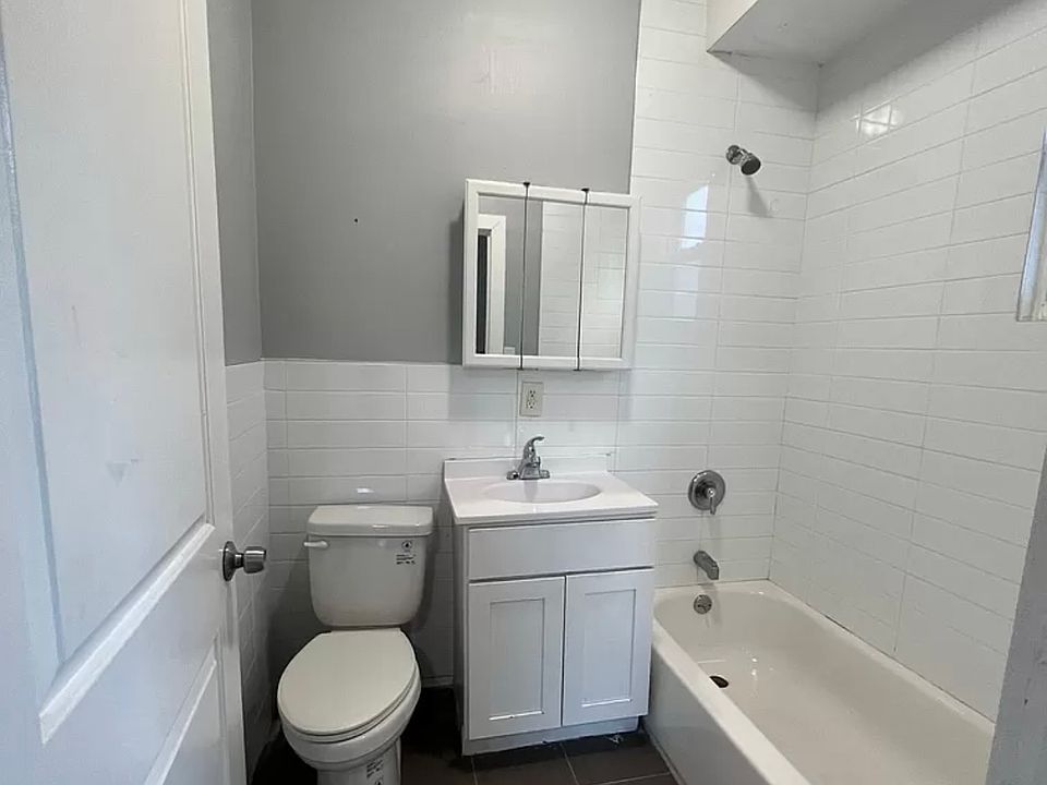 2nd image of 2 Underwood St #1R