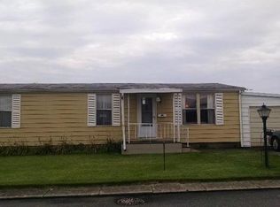 326 Red Oak Dr, Fairborn, OH 45324
