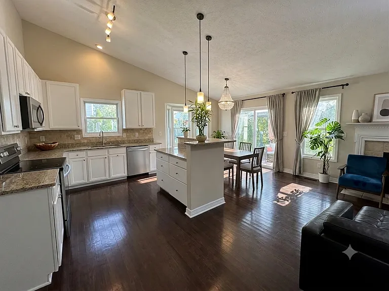 8833 Meadow Grass Ln — Photo 5