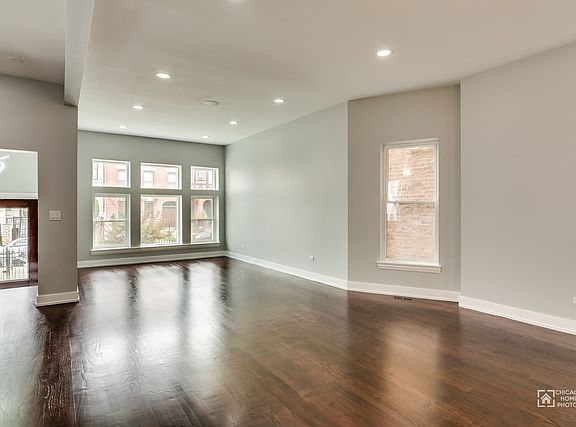 2nd image of 4578 S Oakenwald Ave