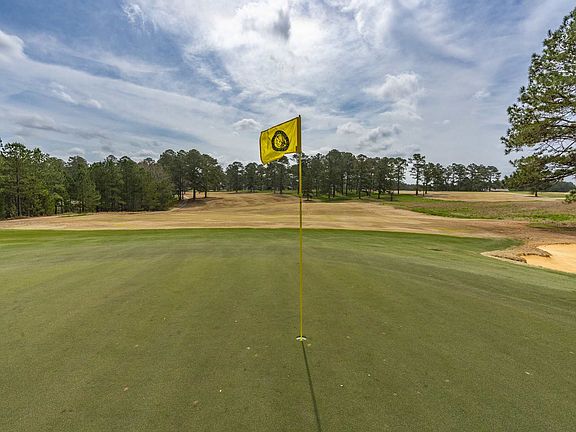 4th image of 220 Cuscowilla Dr