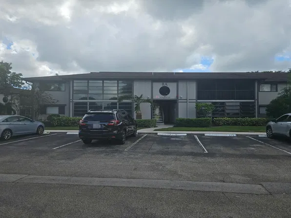 9749 W McNab Rd #111, Tamarac, FL 33321