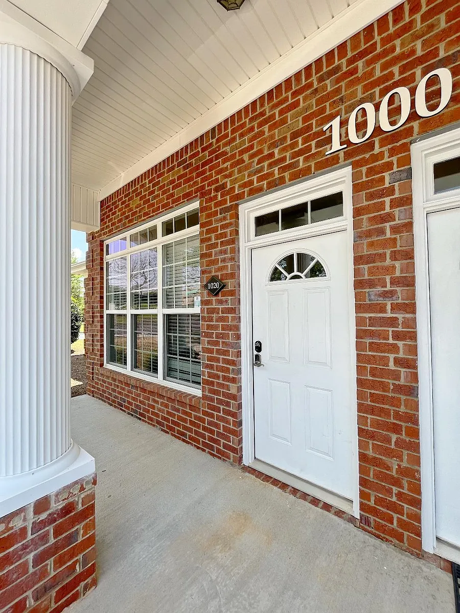Building Photo - 4411 Suwanee Dam Rd #1020