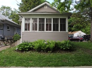 634 Jackson St, Aurora, IL 60505