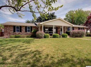 1105 Saint Charles Dr, Quincy, IL 62305