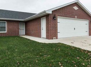 813 6th Ave SE, Cascade, IA 52033