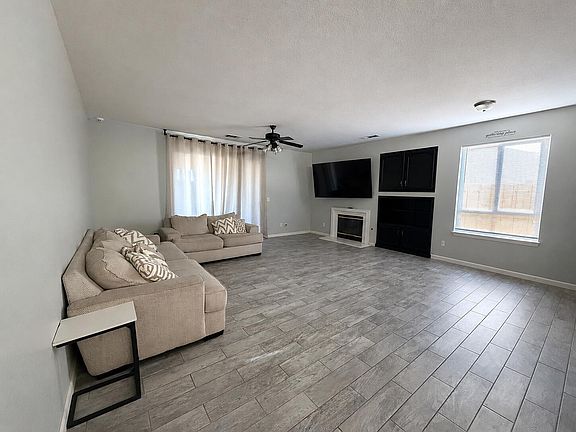 2nd image of 1391 Columbia Avenue