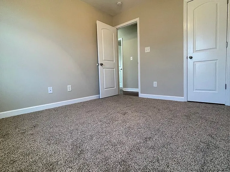 308 Sinclair Ln — Photo 23