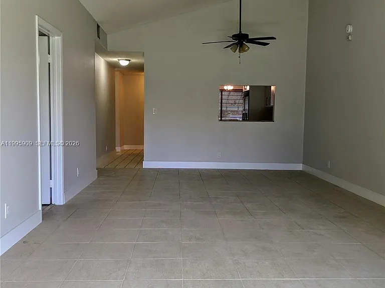 460 Lakeview Dr #4 — Photo 22