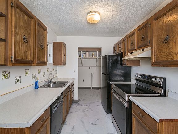 5th image of 645 Gradelle Ave