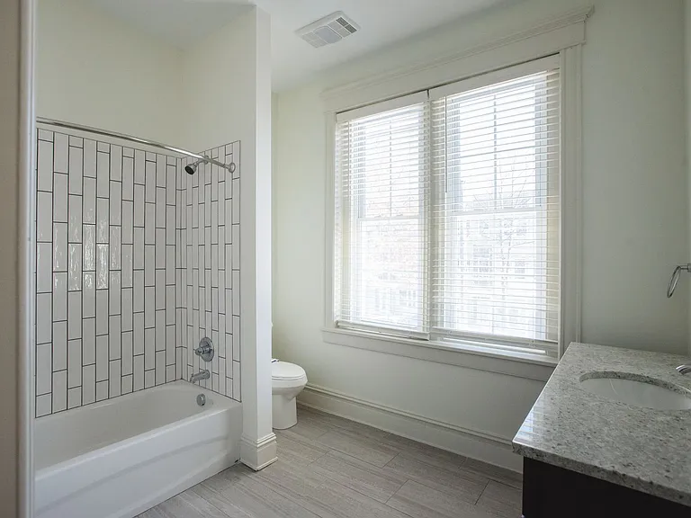 1211 Porter St — Photo 6