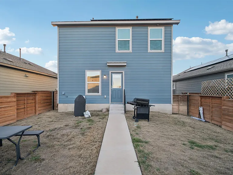 857 Powell St — Photo 23