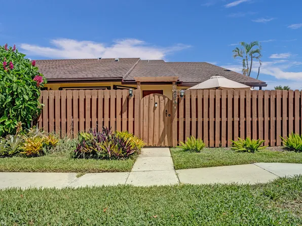 264 Springdale Circle, Palm Springs, FL 33461