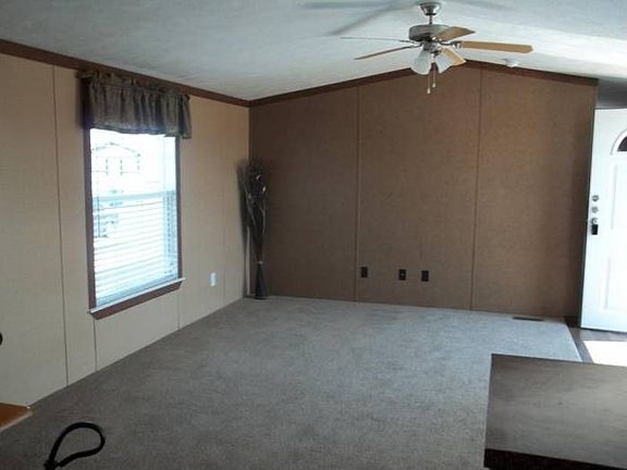 LARGE OPEN LIVING ROOM