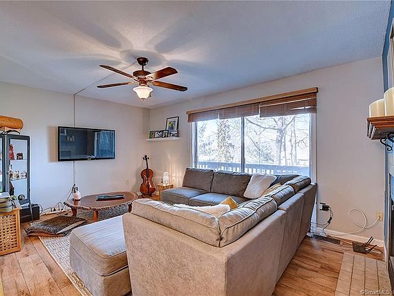 4th image of 302 Conestoga Way Unit 302