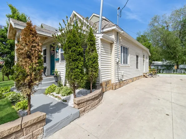 1273 E 18th St, Des Moines, IA 50316