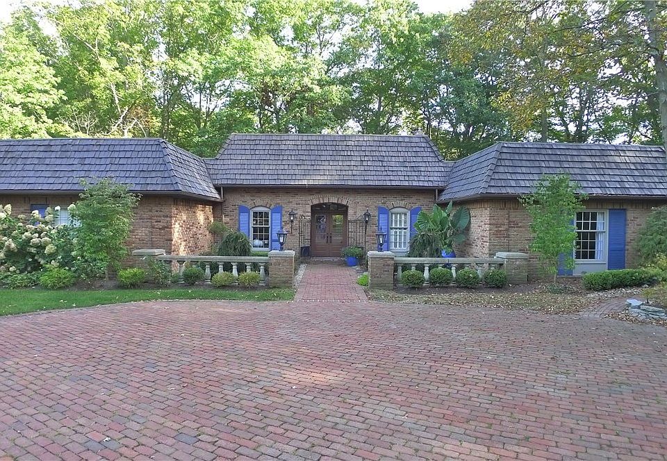 1st image of 108 Hunting Ln