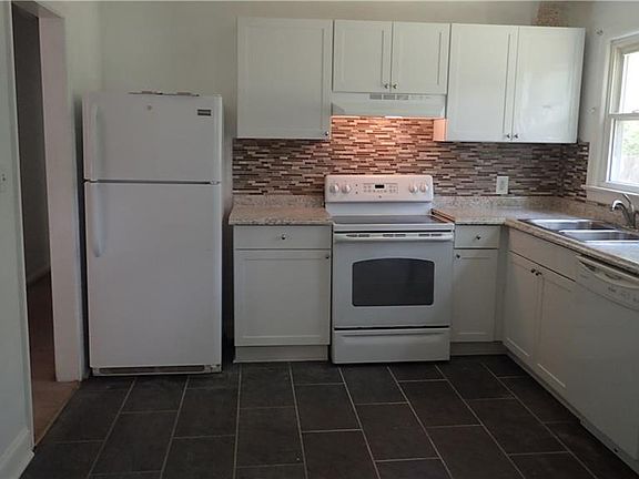 3rd image of 154 Menchville Rd