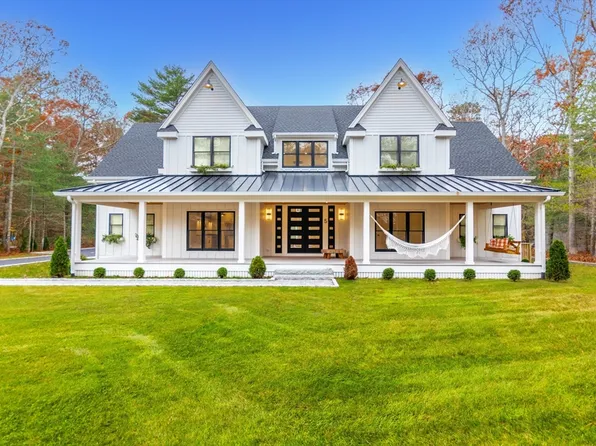 5 Lighthouse Ln, Sandwich, MA 02563