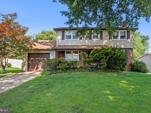 114 Ramblewood Pkwy, Mount Laurel, NJ 08054